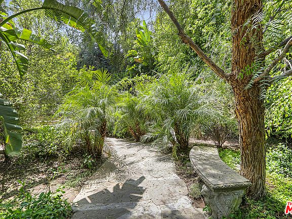 4th image of 2145 Hollyridge Loop