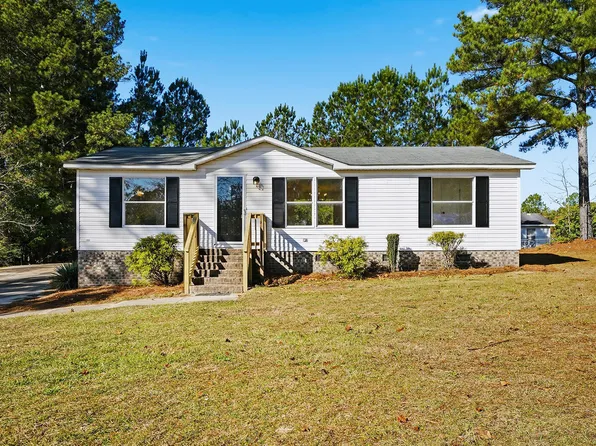 70 Old Forte Trl, Spring Lake, NC 28390