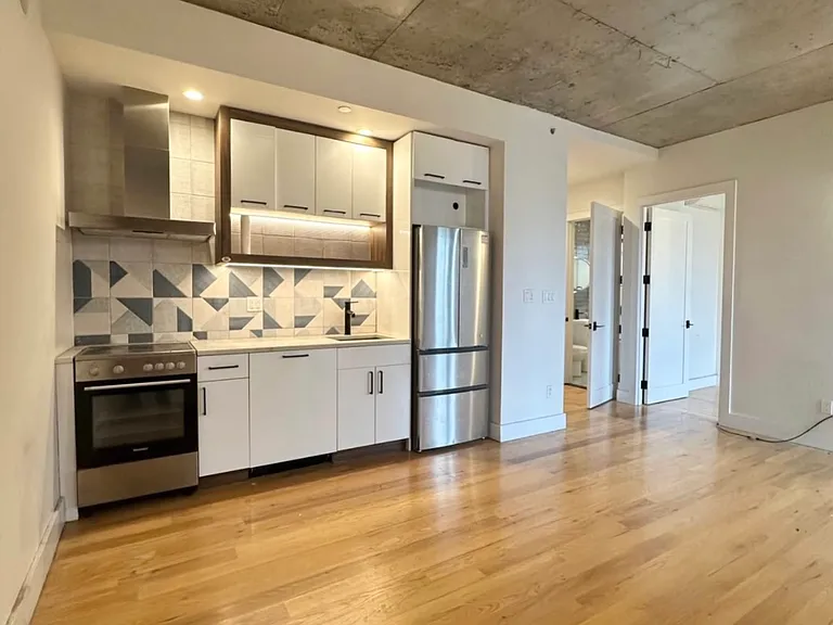 240 Stagg St #3D — Photo 4