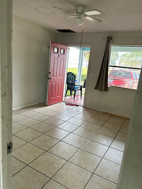 2 bed, 675 sqft, $1,350 — Photo 2
