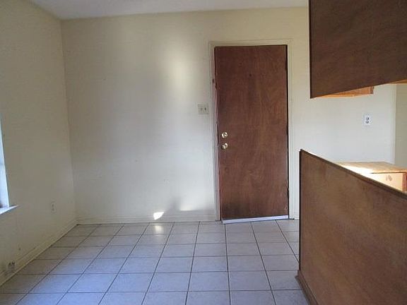 5th image of 3215 Lynmouth St