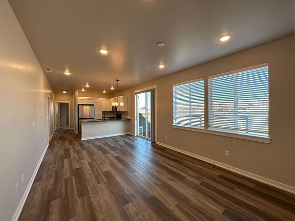 4th image of 20657 SE Iron Horse Ln