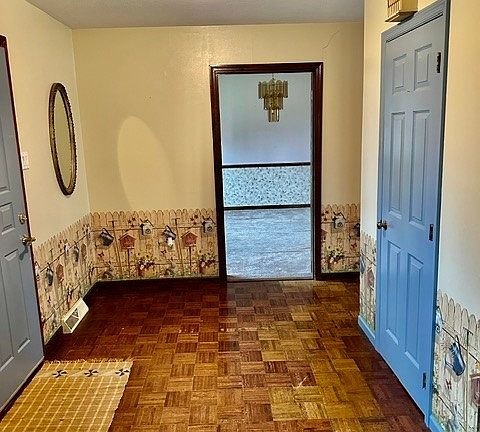 3rd image of 5102 Country Squire Ln