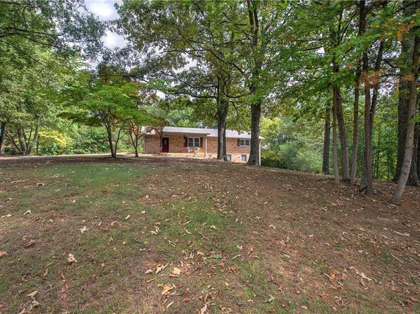 72 Bishop Dr NW, Cartersville, GA 30121
