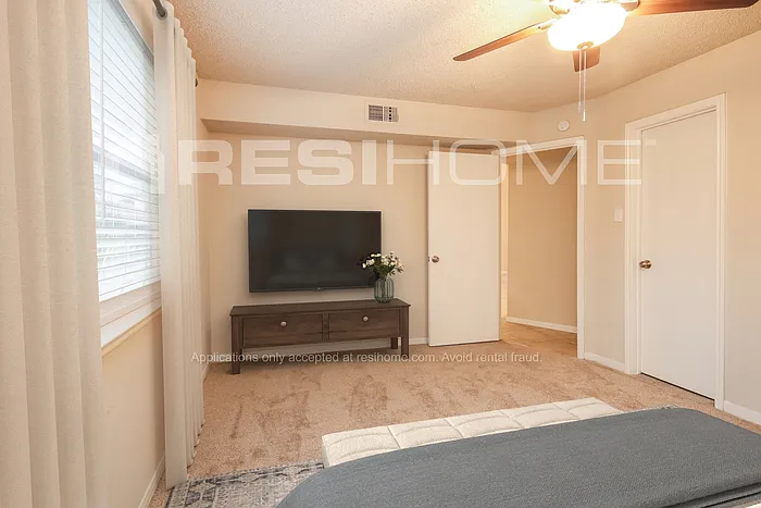 6402 Wild River Dr — Photo 9