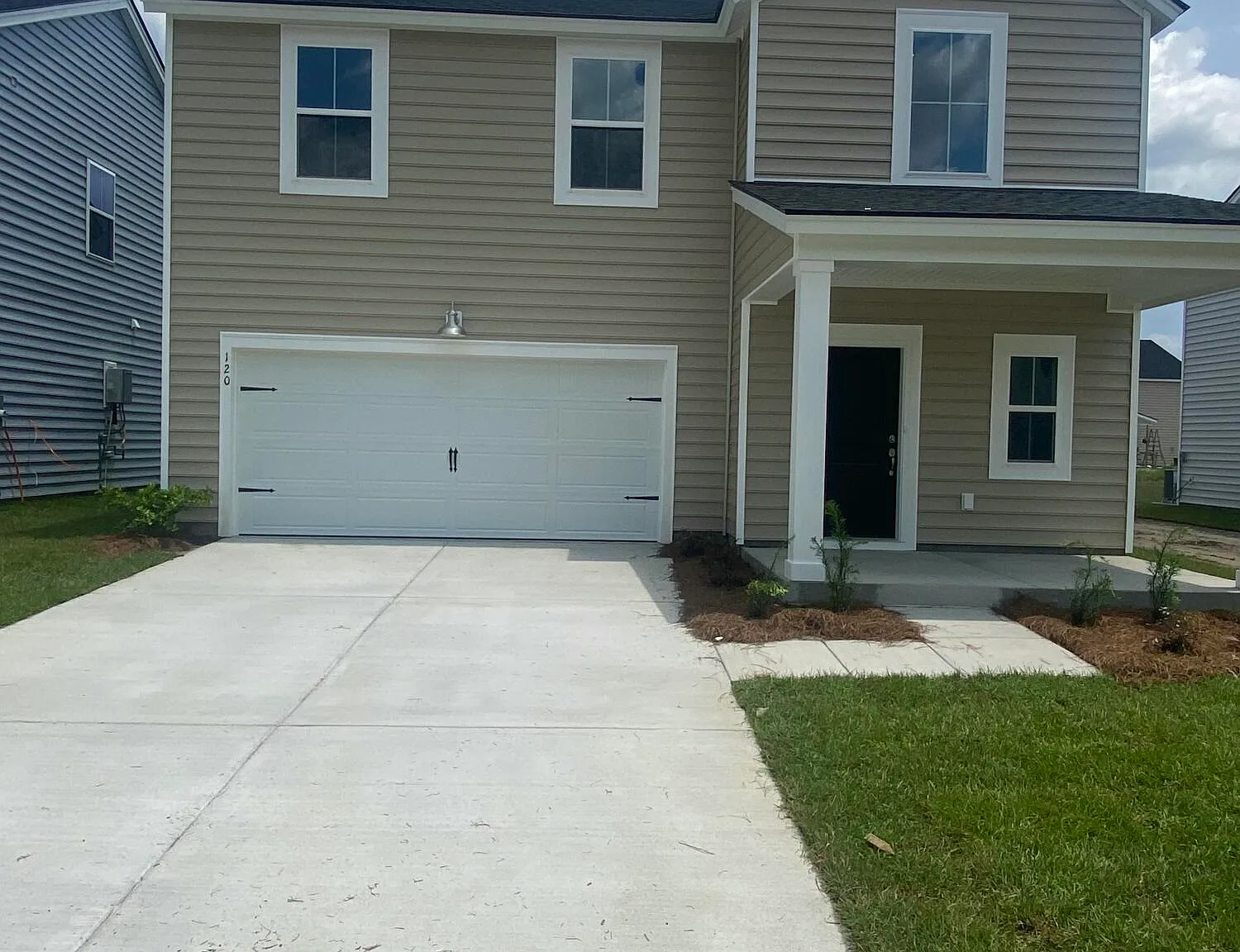 4 bed, 2.5 bath, 2187 sqft, $2,500 — Photo 2