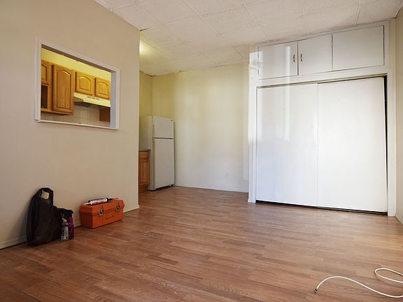 2nd image of 1535 Greene Ave #1
