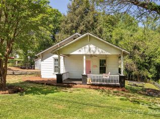 805 N Oakland St, Dallas, NC 28034