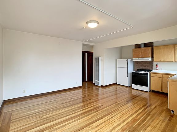 2nd image of 2340 Hilgard Ave #C