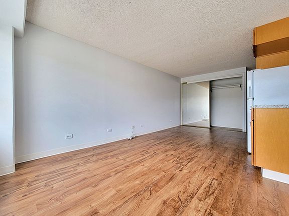 5th image of 2525 Date St APT 2404