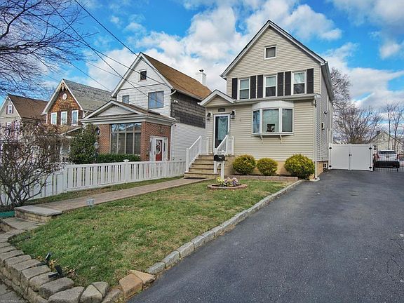 2nd image of 215 Yetman Ave