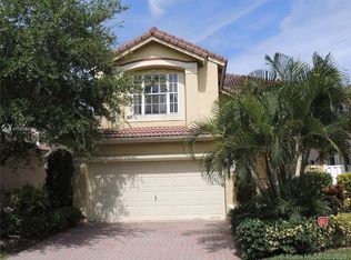 860 Natures Cove Rd, Dania Beach, FL 33004