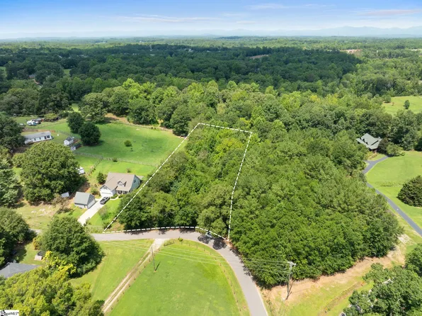 2 Old Batson Rd, Taylors, SC 29687