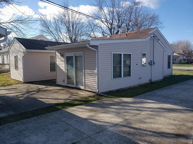 402 N Lafayette St — Photo 19