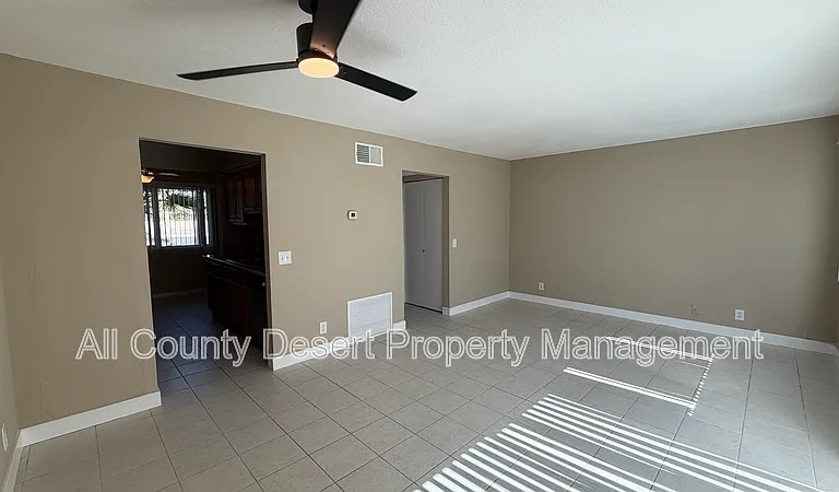 69180 Victoria Dr #8 — Photo 11
