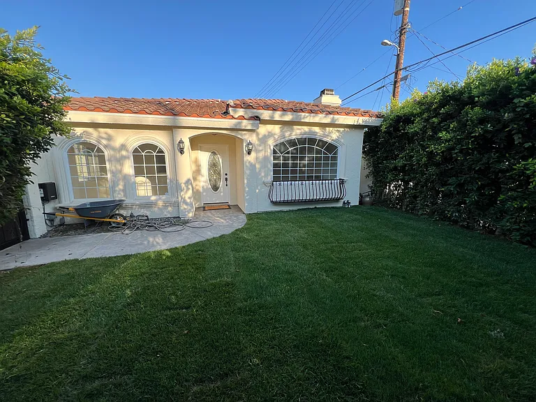 712 N Vista St — Photo 1