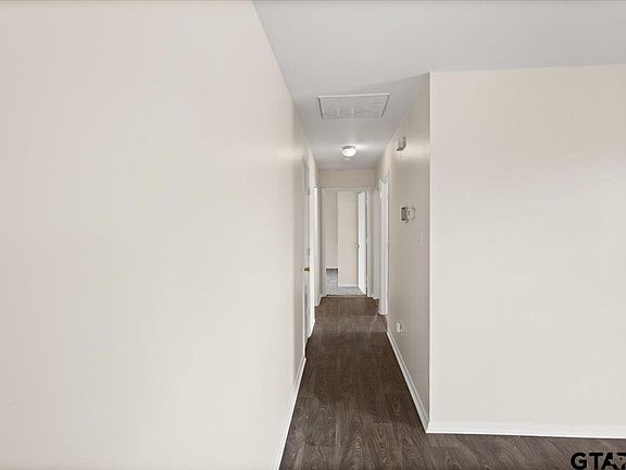 5th image of 208 Park Ln