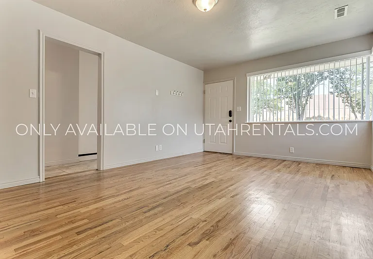 322 E Robert Ave #1 — Photo 4