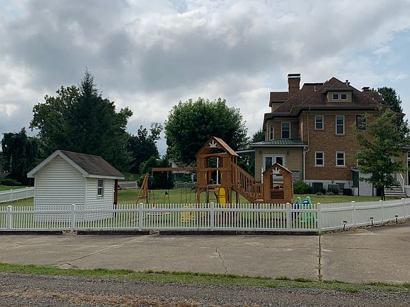 3rd image of 330 Muskingum Dr
