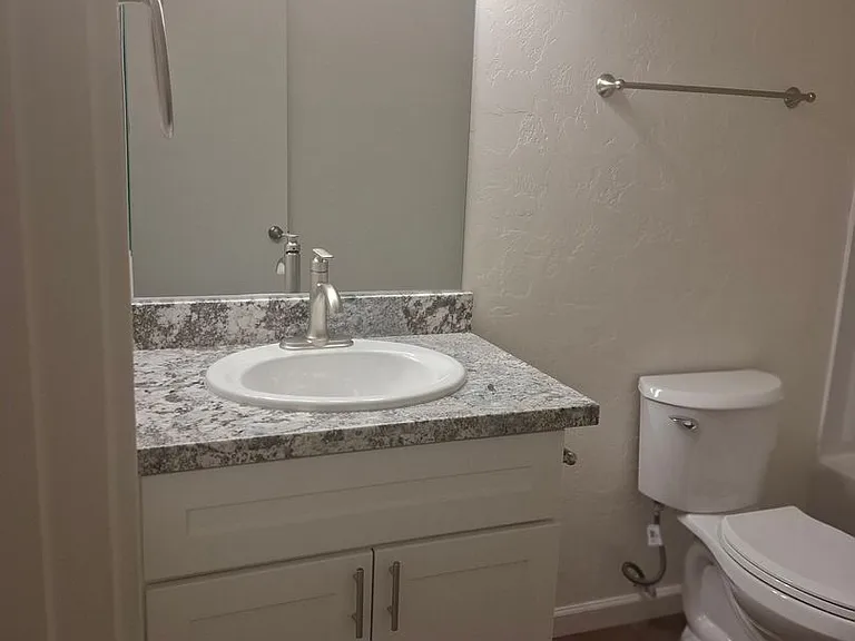 Taylor Heights Apartments — Photo 22