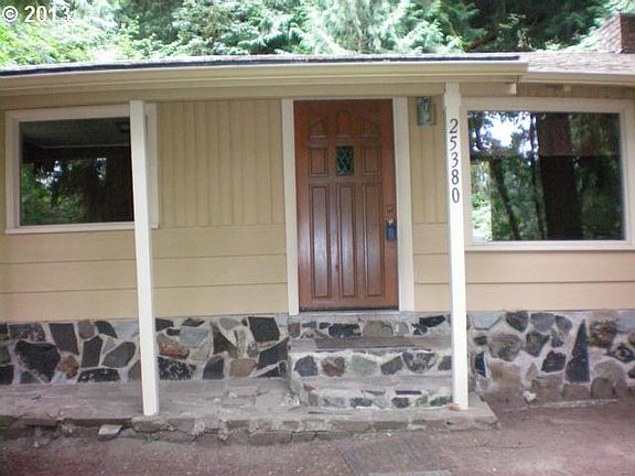 Exterior Front Close up