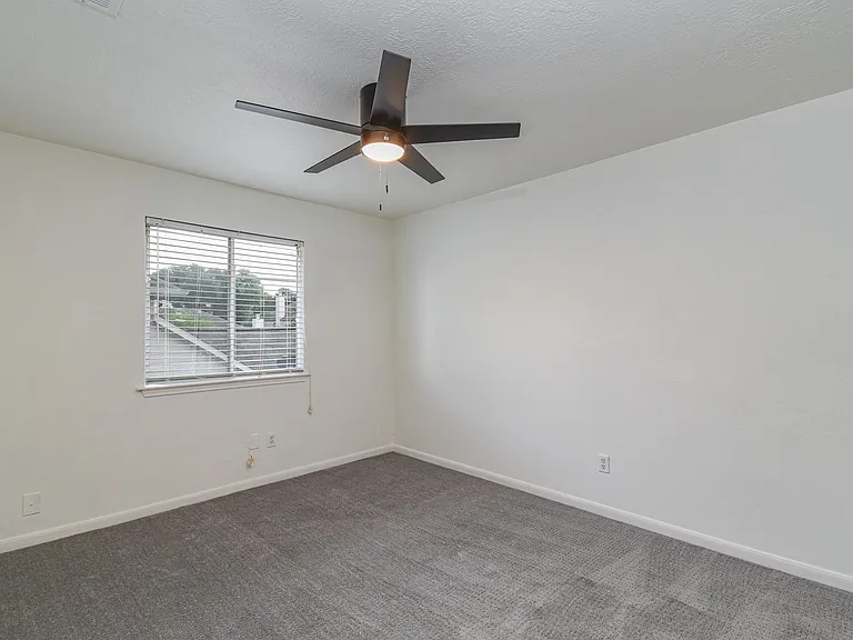 30611 Country Meadows Dr — Photo 24