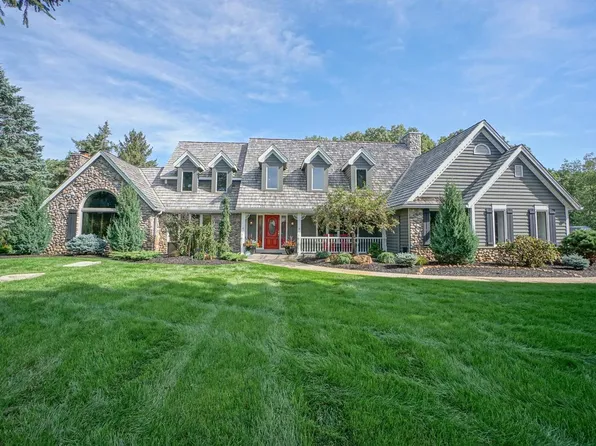 3840 North Southwood DRIVE, Oconomowoc, WI 53066