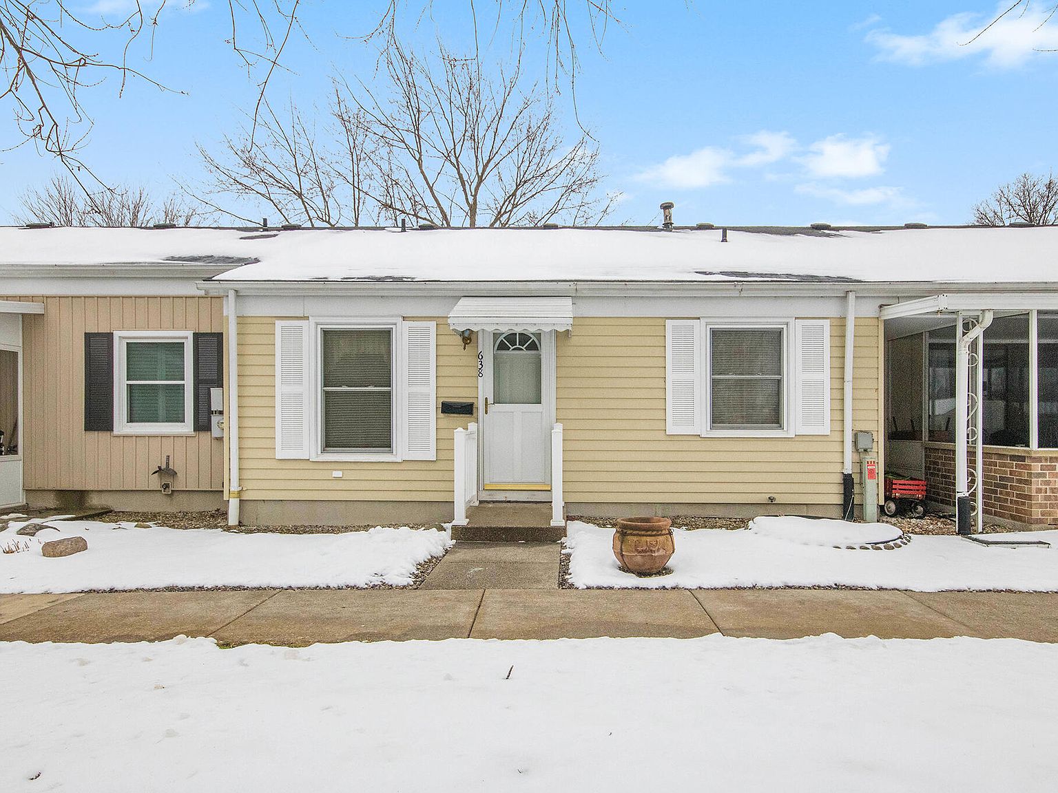 638 Village Ln, Jenison, MI 49428 Zillow