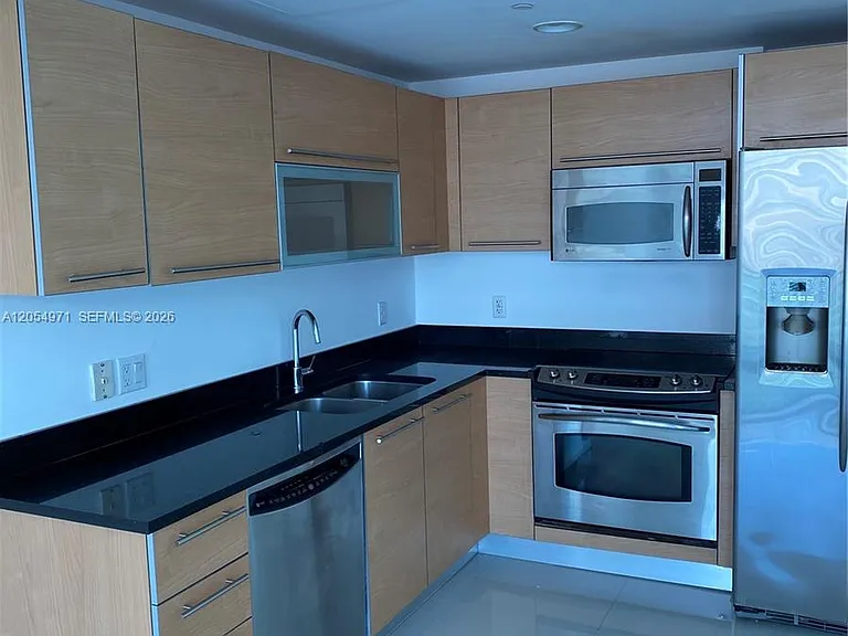 950 Brickell Bay Dr #3208 — Photo 6