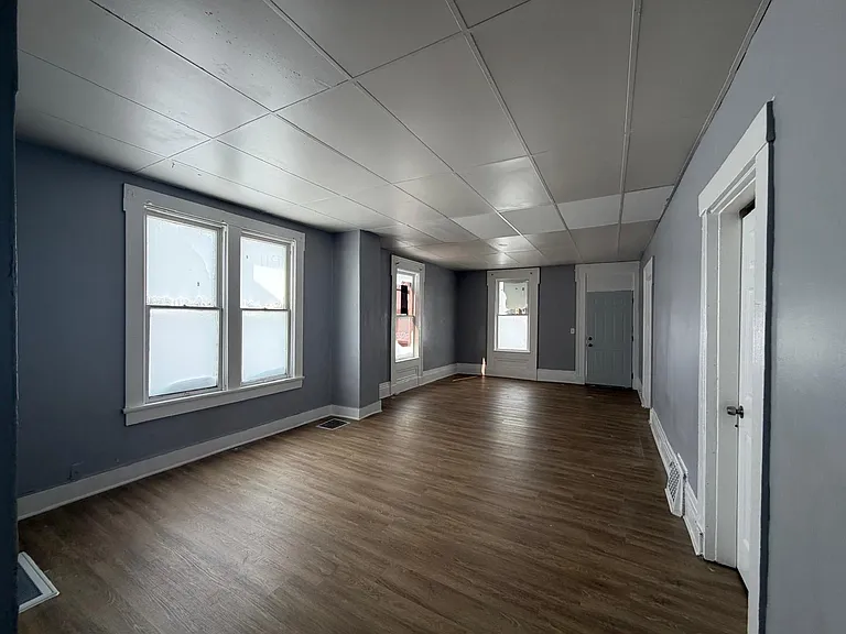 533 W Greene St — Photo 7