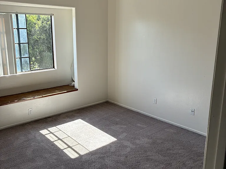 707 S Webster Ave — Photo 82