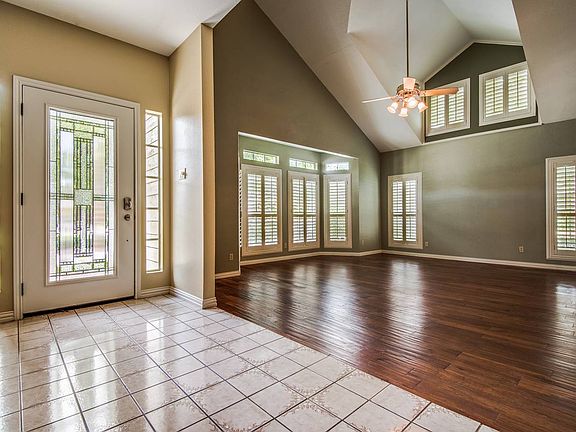 4th image of 8 Granburg Cir