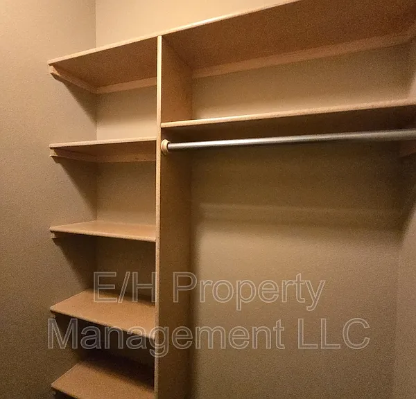 2146 N Woodlawn Blvd — Photo 26