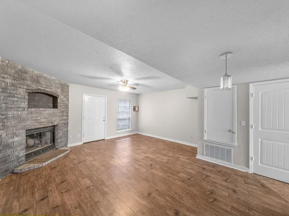 2456 N Brophy Cir APT 2, Fayetteville, AR 72703