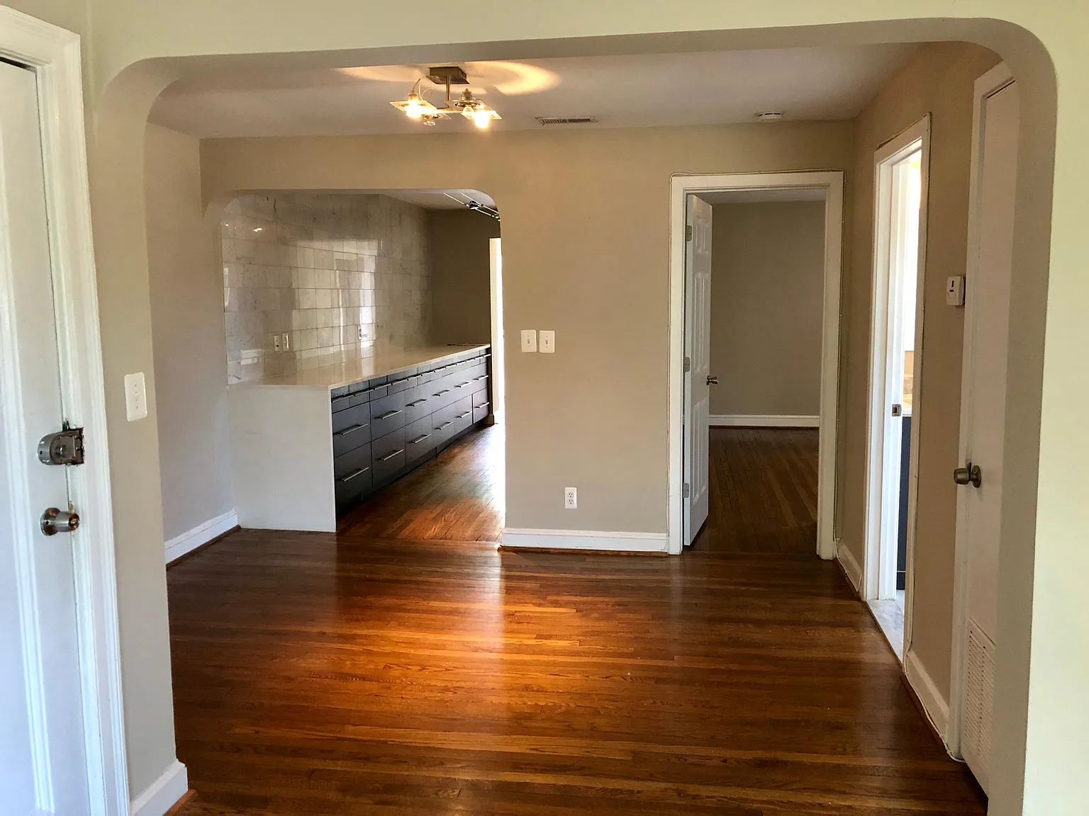 3310 Mount Vernon Ave — Photo 3