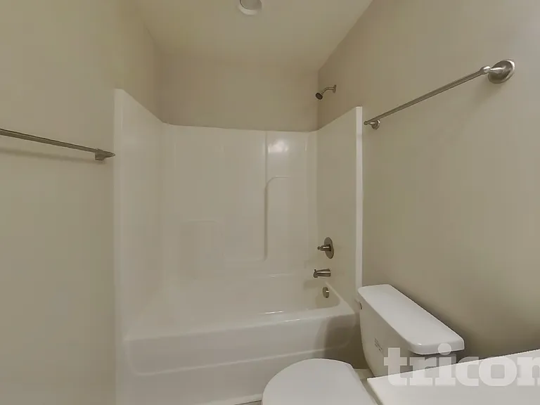 403 Riverwood Ct — Photo 13