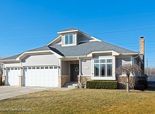 1690 Brookview Ct, Aurora, IL 60502