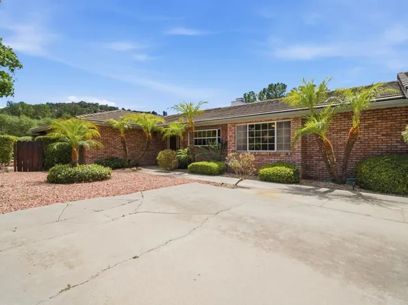 28104 Glenmeade Way, Escondido, CA 92026