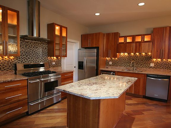 2nd image of 1945 N Wilmot Ave APT 1R