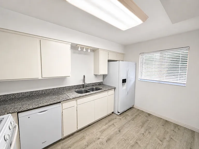 6821 Alvarado Rd #4 — Photo 4
