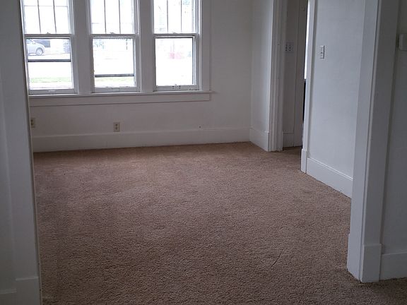 4th image of 709 W Loucks Ave