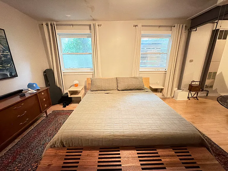 129 College St #4 — Photo 14