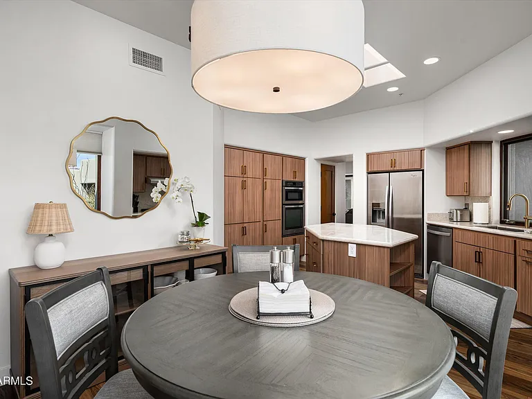 10015 E Graythorn Dr — Photo 7