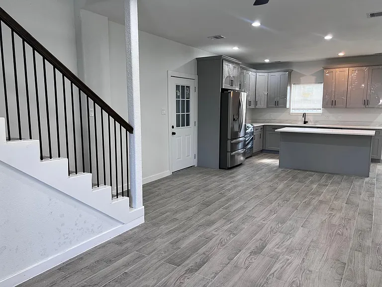 9210 Martell St — Photo 9