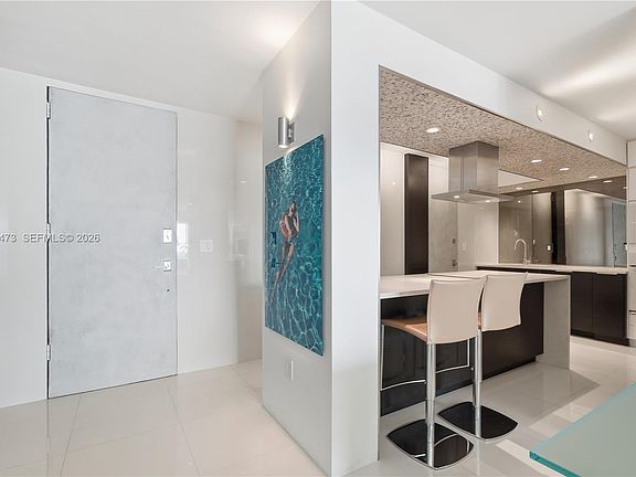 3rd image of 770 NE 69th St APT 6F