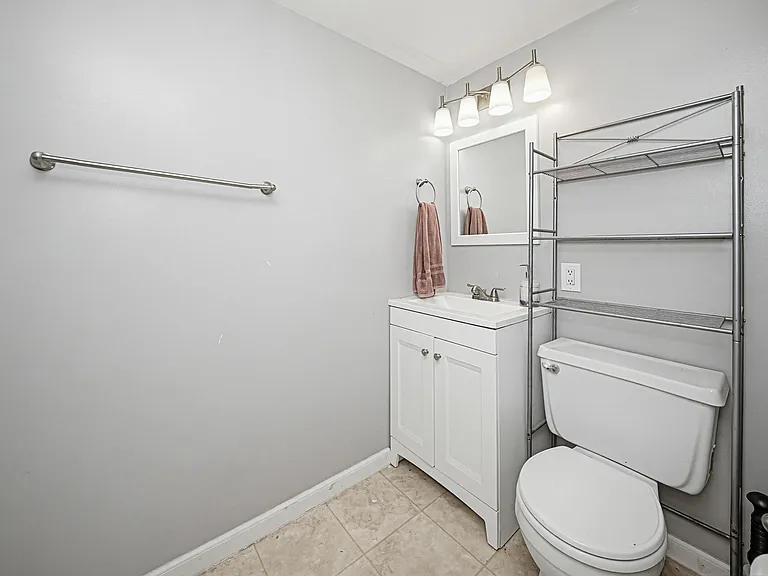 1429 Highland Dr — Photo 35