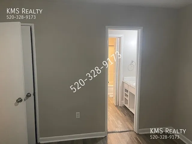 221 Southbrook Dr — Photo 11