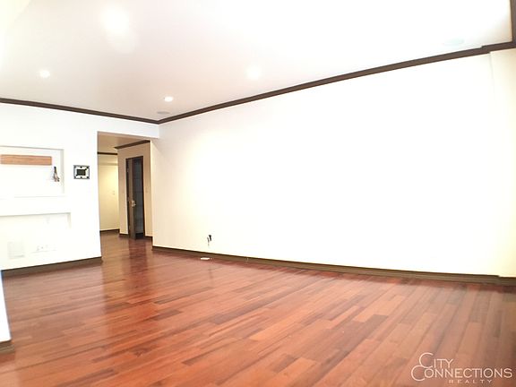 2nd image of 13235 Sanford Ave APT 213