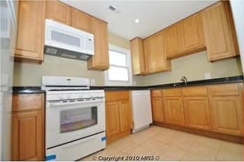 2nd image of 104 Jenkins Ct