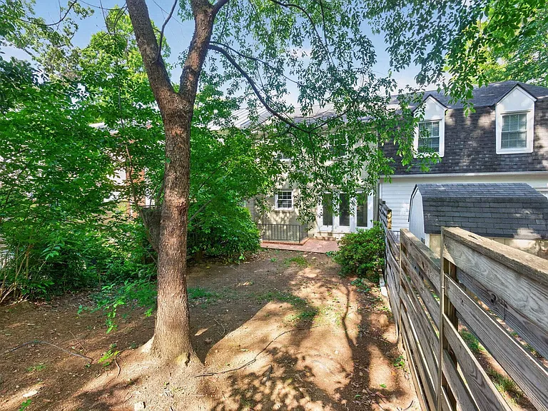 7 Georgetown Grn — Photo 39